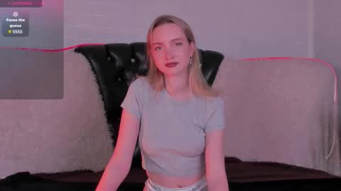 Snapshot of ellabloom chatting on 11-28-25, 12:41 Ella online show from 11-28-25, 12:41