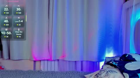 Snapshot of ellabloom chatting on 11-30-25, 02:43 Ella online show from 11-30-25, 02:43