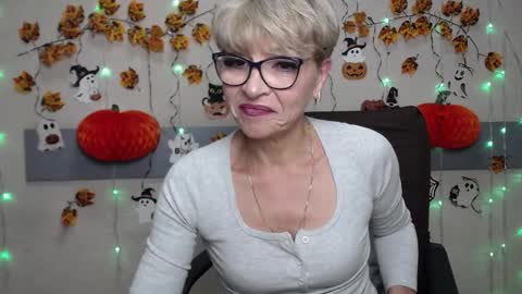 EllaBonito online show from 10-20-25, 05:30