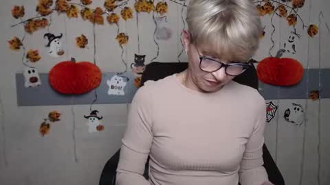 EllaBonito online show from 10-23-25, 06:23