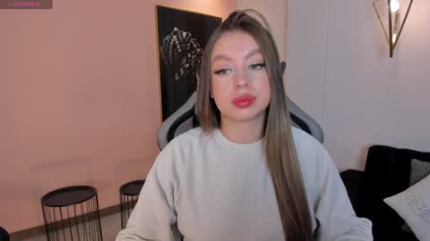 Snapshot of ellaclark chatting on 12-03-24, 07:00 EllaClark online show from 12-03-24, 07:00