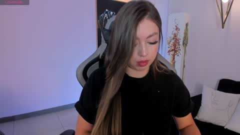 Snapshot of ellaclark chatting on 12-09-24, 06:57 EllaClark online show from 12-09-24, 06:57