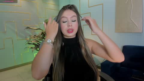 Snapshot of ellaclark chatting on 01-29-25, 06:50 EllaClark online show from 01-29-25, 06:50