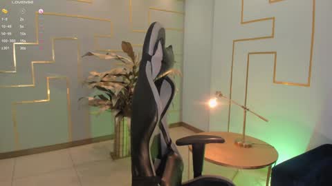 Snapshot of ellaclark chatting on 02-02-25, 01:34 EllaClark online show from 02-02-25, 01:34