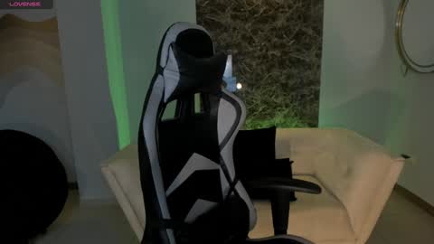 Snapshot of ellaclark chatting on 02-02-25, 05:04 EllaClark online show from 02-02-25, 05:04