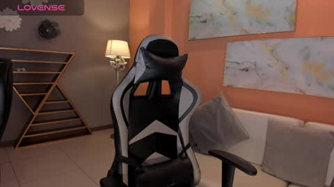 Snapshot of ellaclark chatting on 02-19-25, 06:54 EllaClark online show from 02-19-25, 06:54