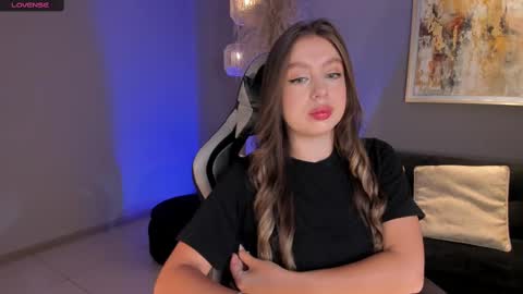 Snapshot of ellaclark chatting on 03-03-25, 07:28 EllaClark online show from 03-03-25, 07:28