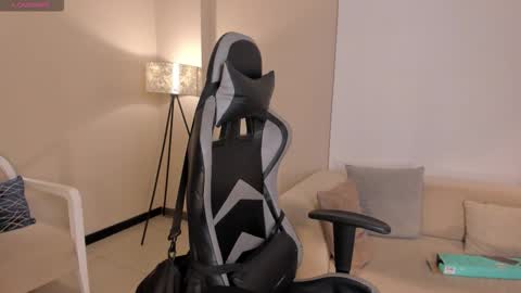 Snapshot of ellaclark chatting on 09-26-25, 07:07 EllaClark online show from 09-26-25, 07:07