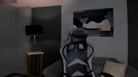 Snapshot of ellaclark chatting on 09-28-25, 04:56 EllaClark online show from 09-28-25, 04:56