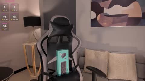 Snapshot of ellaclark chatting on 10-13-25, 05:57 EllaClark online show from 10-13-25, 05:57