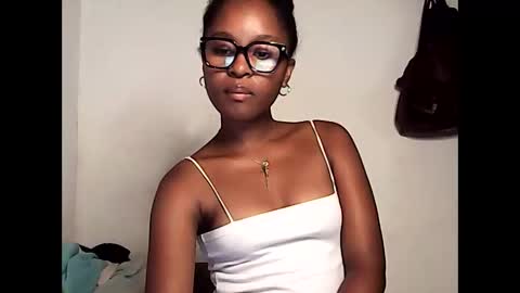 ellah245 online show from 04-24-26, 11:18