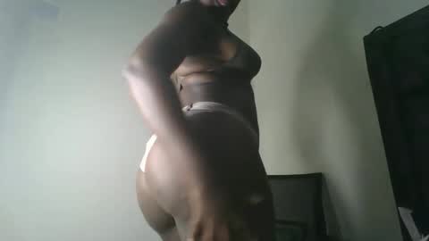 ellah-simone online show from 05-03-26, 02:45