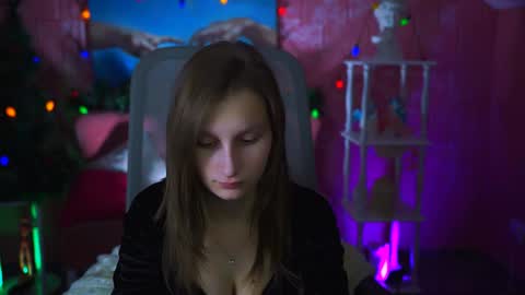 Ella online show from 01-03-25, 08:32