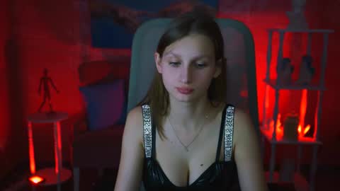 Ella online show from 02-07-25, 05:07