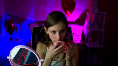 Ella online show from 03-05-25, 12:33