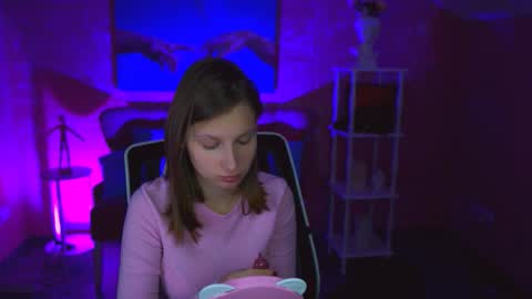 Ella online show from 11-10-25, 08:35