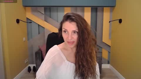 EllaLongs online show from 01-18-25, 03:27