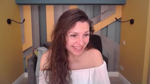 EllaLongs online show from 04-22-26, 11:45