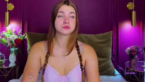 Ella online show from 10-12-25, 05:17