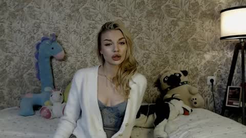 ellamilla online show from 11-21-25, 10:58