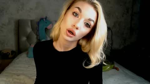 ellamilla online show from 04-07-26, 12:49