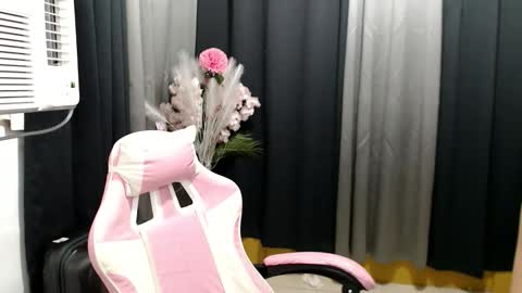 ELLA online show from 04-29-26, 05:30