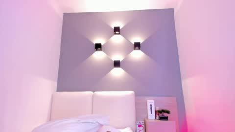 Ella online show from 01-12-25, 10:02