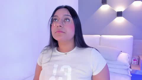 Ella online show from 01-26-25, 05:02