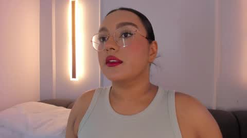 Ella online show from 11-08-25, 11:43