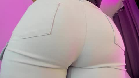 Ella online show from 11-21-25, 10:36