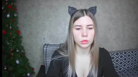 EllaNuar online show from 01-30-25, 01:22