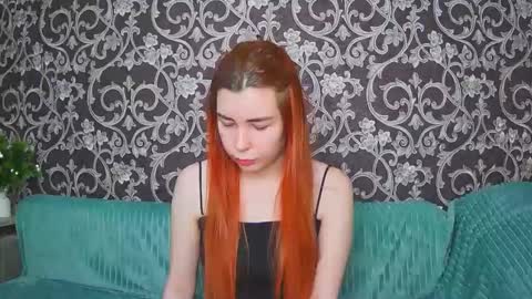 EllaNuar online show from 12-22-25, 05:37