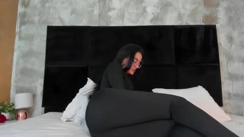  ella  online show from 03-06-25, 05:22