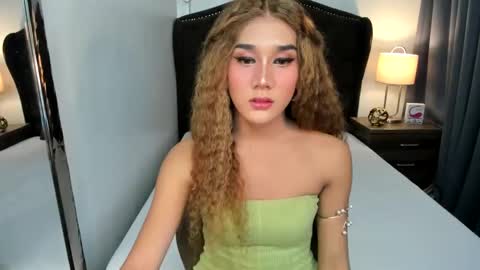 Snapshot of ellats_18 chatting on 12-02-24, 06:21 Sophia online show from 12-02-24, 06:21