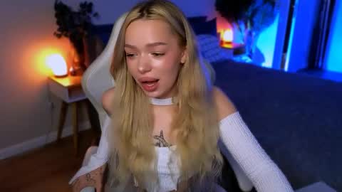 Ella online show from 04-26-26, 05:38