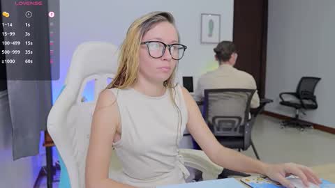 Snapshot of ellcrys chatting on 10-04-25, 10:08 im Elsa lets go Subscribe to my OF and Youtube -35 online show from 10-04-25, 10:08