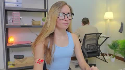 Snapshot of ellcrys chatting on 11-03-25, 09:48 im Elsa lets go Subscribe to my OF and Youtube -35 online show from 11-03-25, 09:48