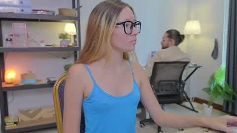 Snapshot of ellcrys chatting on 11-26-25, 01:39 im Elsa lets go Subscribe to my OF and Youtube -35 online show from 11-26-25, 01:39