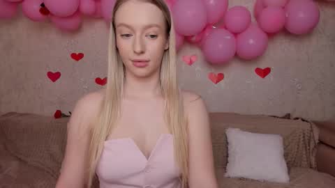 Snapshot of elldiana chatting on 02-17-26, 06:43 elldiana online show from 02-17-26, 06:43