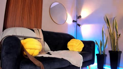 Elle online show from 03-18-26, 10:13