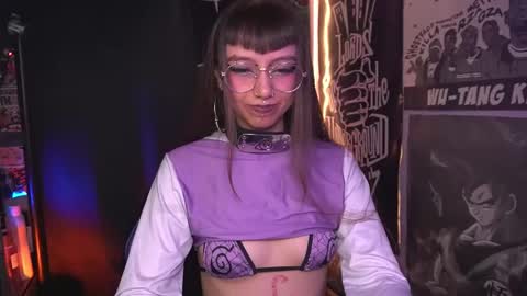 follow me on instagram .    online show from 11-19-25, 01:33