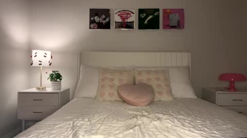 Snapshot of ellebby7 chatting on 02-22-25, 03:45 Ellebby7 online show from 02-22-25, 03:45