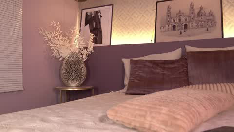 Snapshot of ellediane chatting on 01-31-25, 06:57 Elle Diane online show from 01-31-25, 06:57