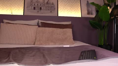 Snapshot of ellediane chatting on 03-06-25, 12:54 Elle Diane online show from 03-06-25, 12:54