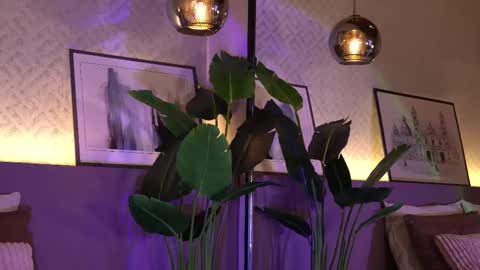 Snapshot of ellediane chatting on 03-06-25, 03:57 Elle Diane online show from 03-06-25, 03:57