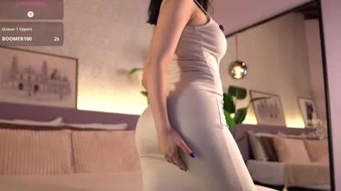 Snapshot of ellediane chatting on 10-13-25, 12:10 Elle Diane online show from 10-13-25, 12:10