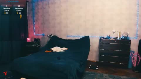 Snapshot of ellen_busty chatting on 10-31-25, 07:04 Elli NEXT STREAM online show from 10-31-25, 07:04