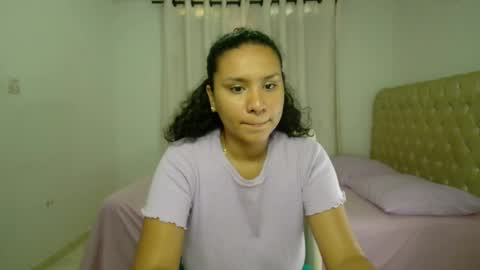 Snapshot of ellette_ chatting on 12-16-24, 12:06 princess online show from 12-16-24, 12:06
