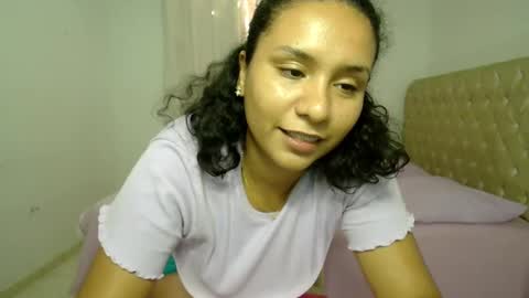 Snapshot of ellette_ chatting on 12-16-24, 06:16 princess online show from 12-16-24, 06:16