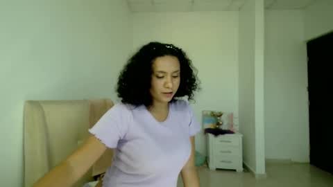 Snapshot of ellette_ chatting on 01-06-25, 06:41 princess online show from 01-06-25, 06:41